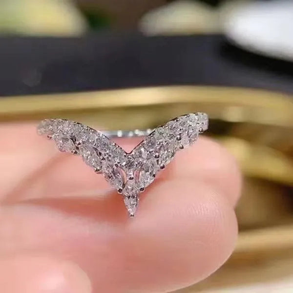 Exquisite and Elegant Beautiful Women'S Fashion Dazzling Ring Jewelry White Rhinestone Full Zircon Ring Love Heart Water Drop Simple Heart-Shaped Ring Romantic Princess Engagement Wedding Ring Anniversary Valentine'S Day Gift Jewelry Size US4-12