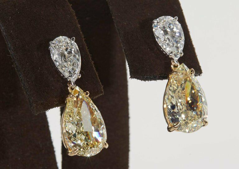 GIA Yellow and White Diamond Earring 6.80 carats of Fancy 2.01 ct F color VS2