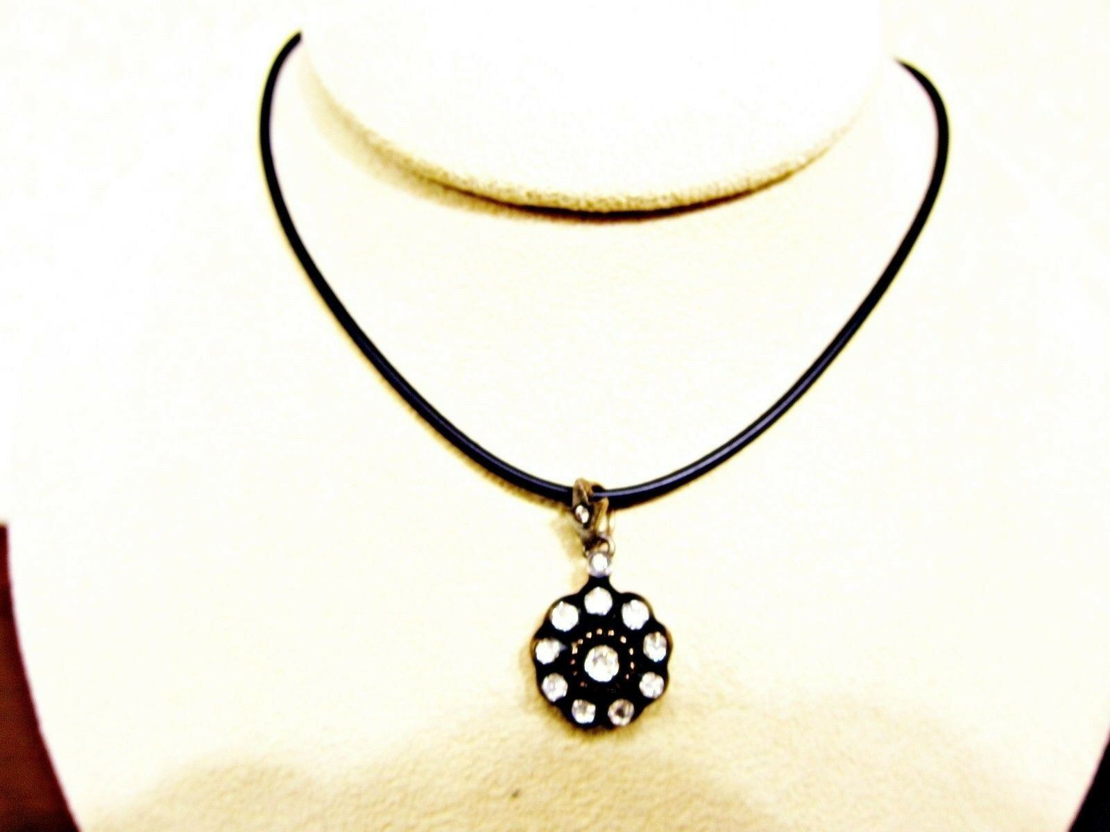 BLACK ROPE ROSE SHAPE DIAMOND BLACK PENDANT 14 INCH CHAIN