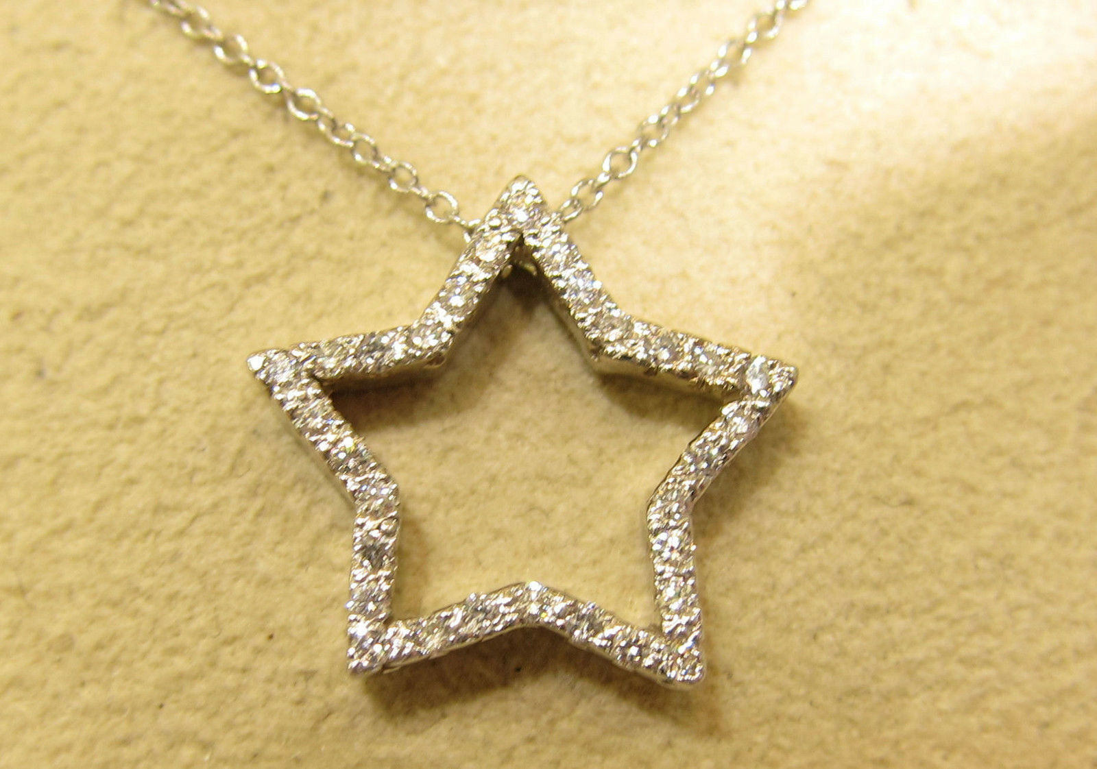 DIAMOND ROUND BRILLIANT SHAPE STAR PENDANT INCLUDED CHAIN