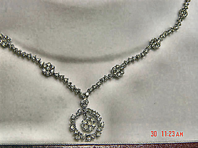 DIAMOND ROUND BRILLIANT SHAPE NECKLACE