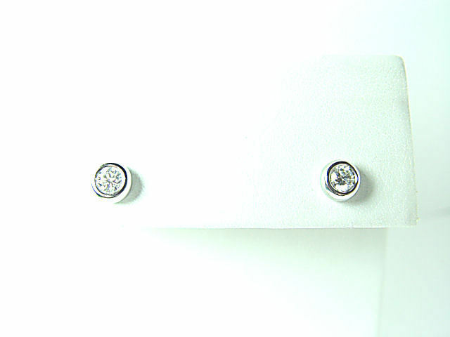 DIAMOND ROUND BR SHAPE STUD EARRING BEZEL SET