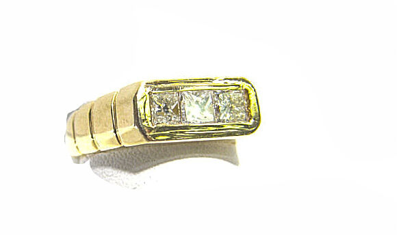 DIAMOND 3 PRINCESS SHAPE CHANNEL SET DIAMOND MENS BAND