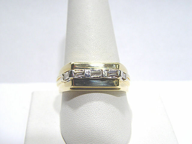 DIAMOND 5 BAGUETTE SHAPE DIAMOND MENS RING