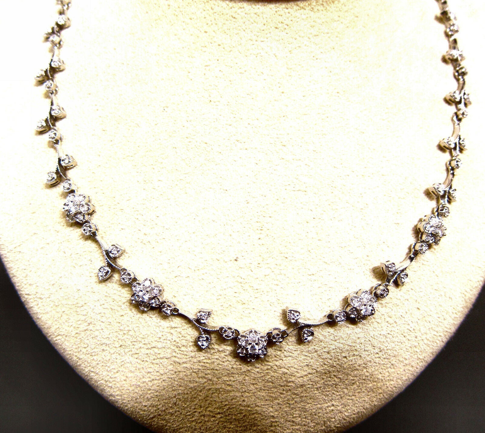 1.40 CT DIAMOND FLUERETTE 14 K GOLD NECKLACE