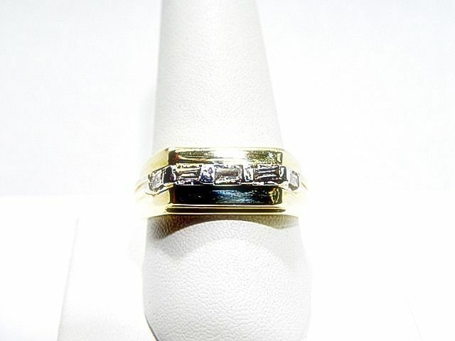 DIAMOND 5 BAGUETTE SHAPE DIAMOND MENS RING
