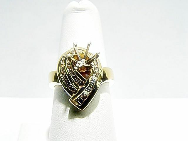 DIAMOND ROUND BRILLIANT SHAPE BAGUETTE SHAPE SETTING
