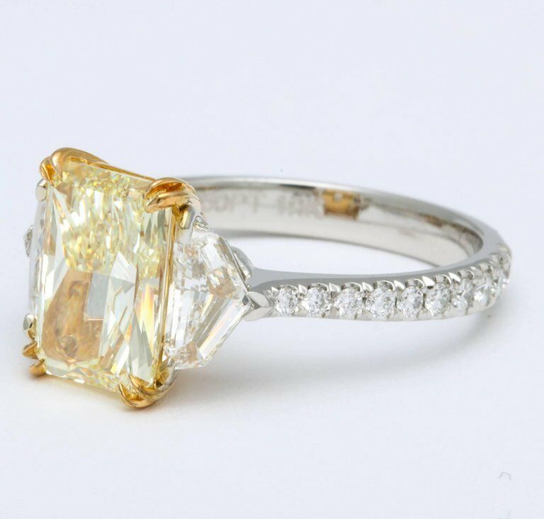 GIA Certified Fancy Yellow Diamond Ring 2.34 carat Fancy Yellow Radiant Platinum
