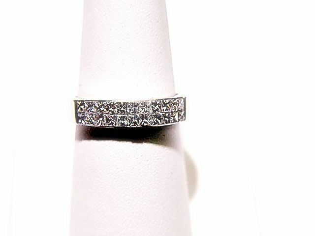 22 STONE PRINCESS CUT DIAMOND TOP SET INVISIBLE SET DIAMOND BAND DIAMOND RING
