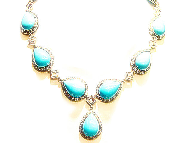 DIAMOND ROUND BRILLIANT SHAPE TURQUOISE NECKLACE