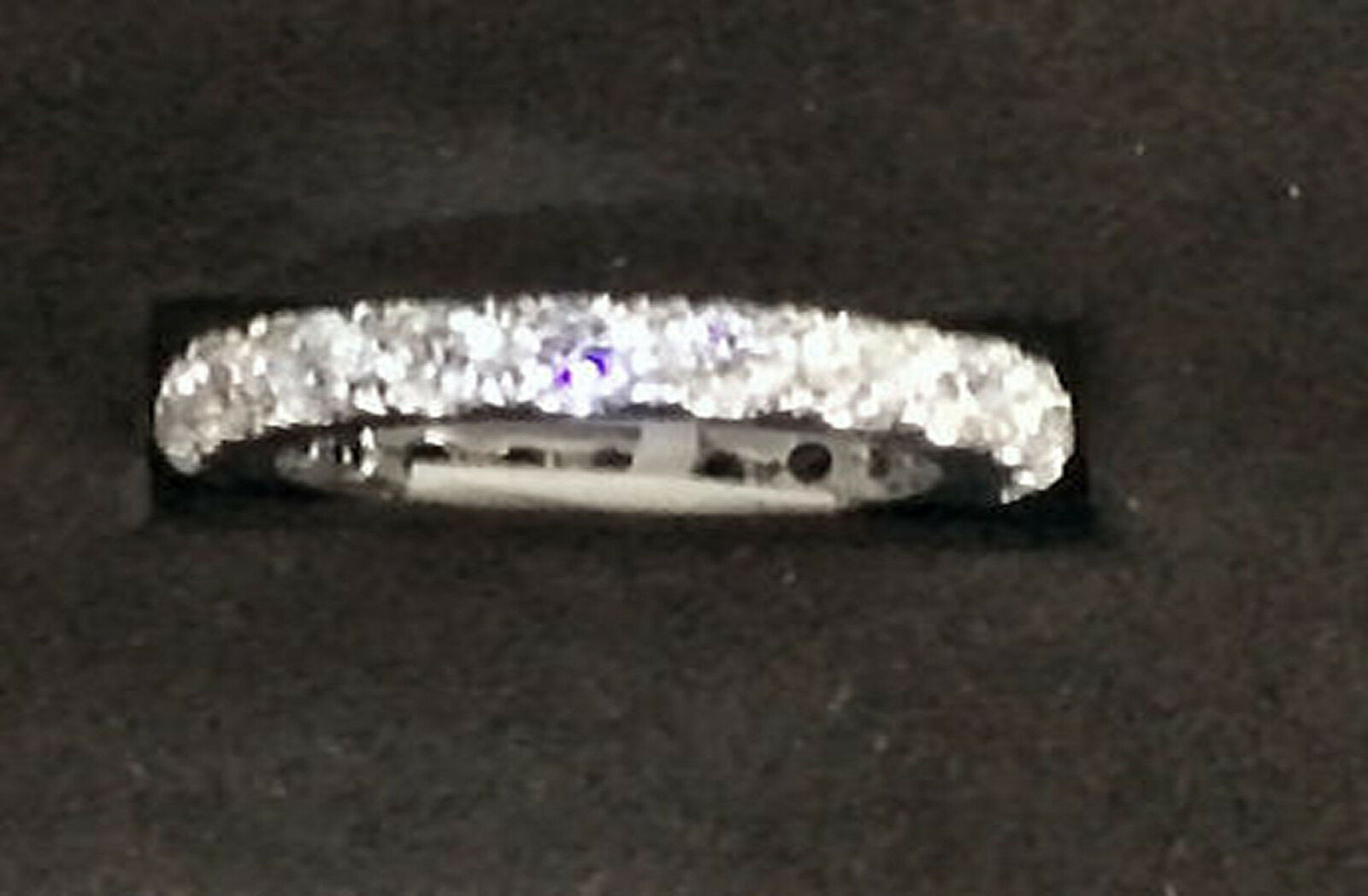 DIAMOND ROUND BRILLIANT SHAPE ETERNITY BAND PRONG SET ALL THE WAY AROUND SET