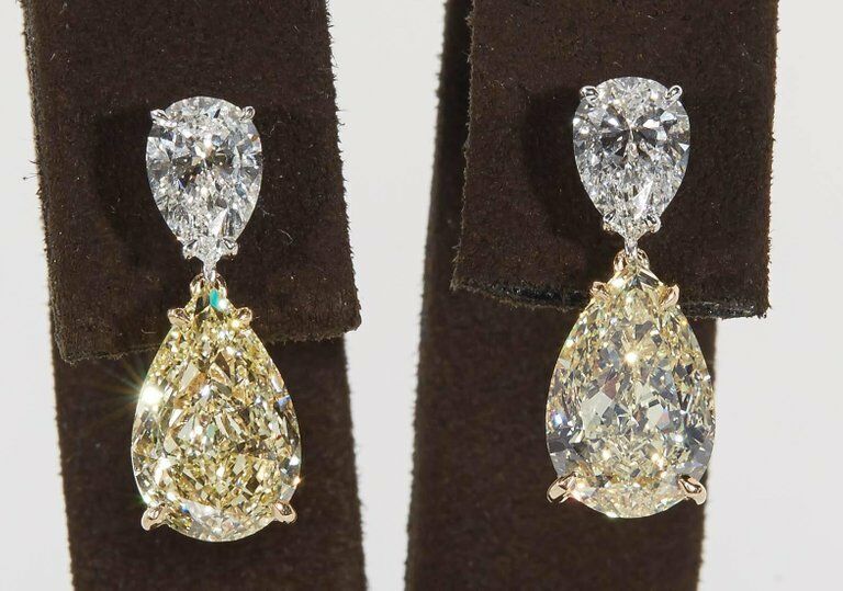 GIA Yellow and White Diamond Earring 6.80 carats of Fancy 2.01 ct F color VS2