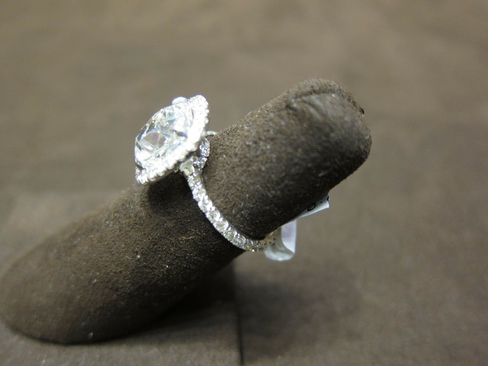 GIA CUSHION SHAPE DIAMOND J COLOR SI2 CLARITY GRADE DIAMOND ENGAGEMENT RING