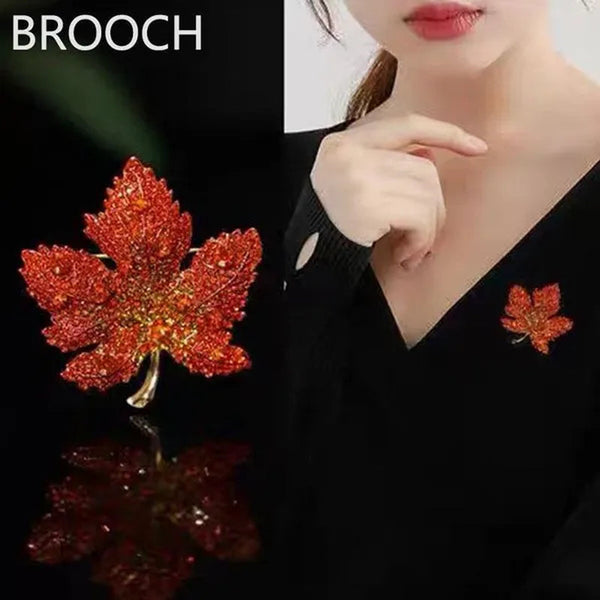 New Fashion Jewelry Full Diamond Maple Leaf Brooch Creative Elegant Windbreaker Pin Suit Coat Sweater Accessories