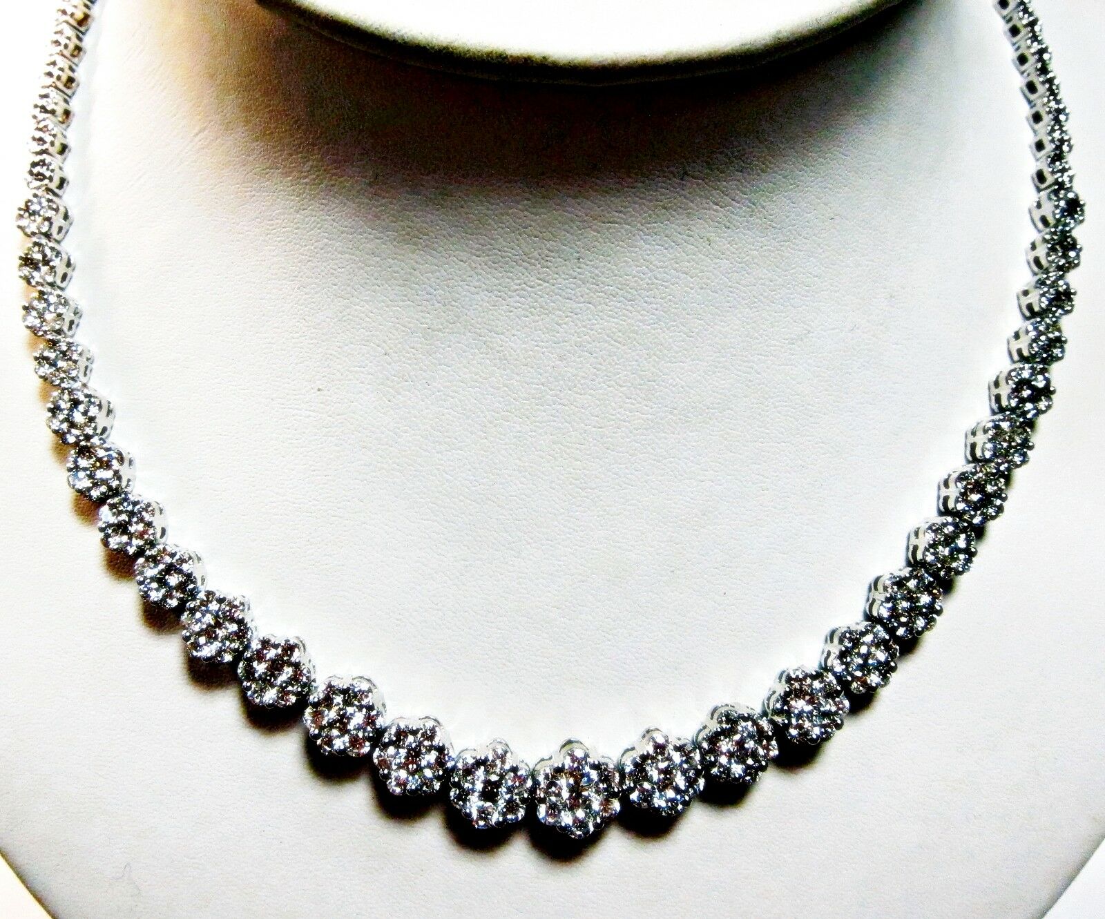 DIAMOND NECKLACE FRONT SET DIAMOND CLUSTER IN FRONT DIAMOND WHITE GOLD NECKLACE