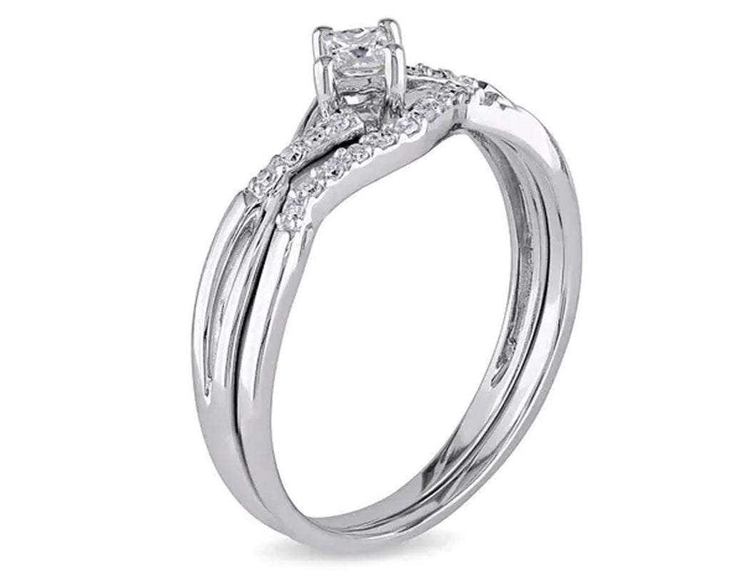 Princess Cut 1/5 Carat (ctw) Diamond Engagement Ring & Wedding Band Set in 10K White Gold