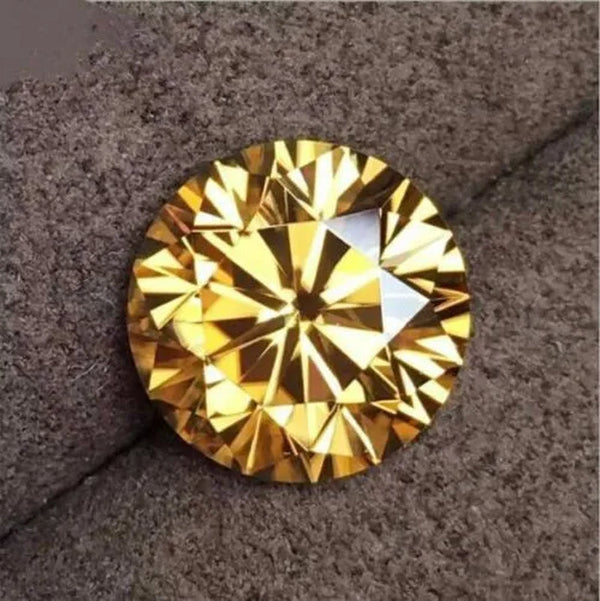 5.0mm 0.5ct Yellow Diamond Round Excellent Cut Loose Gemstone with GIA certificate